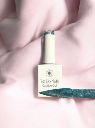 Reflective Teal Cat Eye